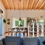 Endless Summer Surf House Guest house